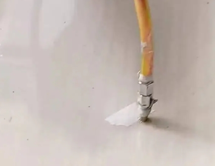 湾里瓷砖空鼓维修公司专业解答在瓷砖铺贴过程中，如果使用的砂料过粗（如全部使用了粗砂），可能会导致以下问题